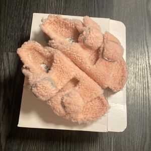 NWOB🍍 Birkenstock
Wmns Arizona Big Buckle Platform Teddy🍍SIZE 38🍍SIZE 7🍍H-4